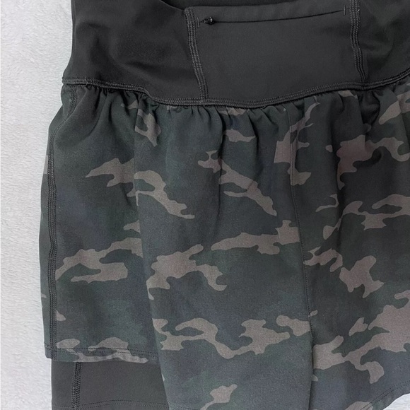 Spanx Women Sz S Get Moving Double Layer Short Black Camo Camouflage Athletic - Picture 8 of 9